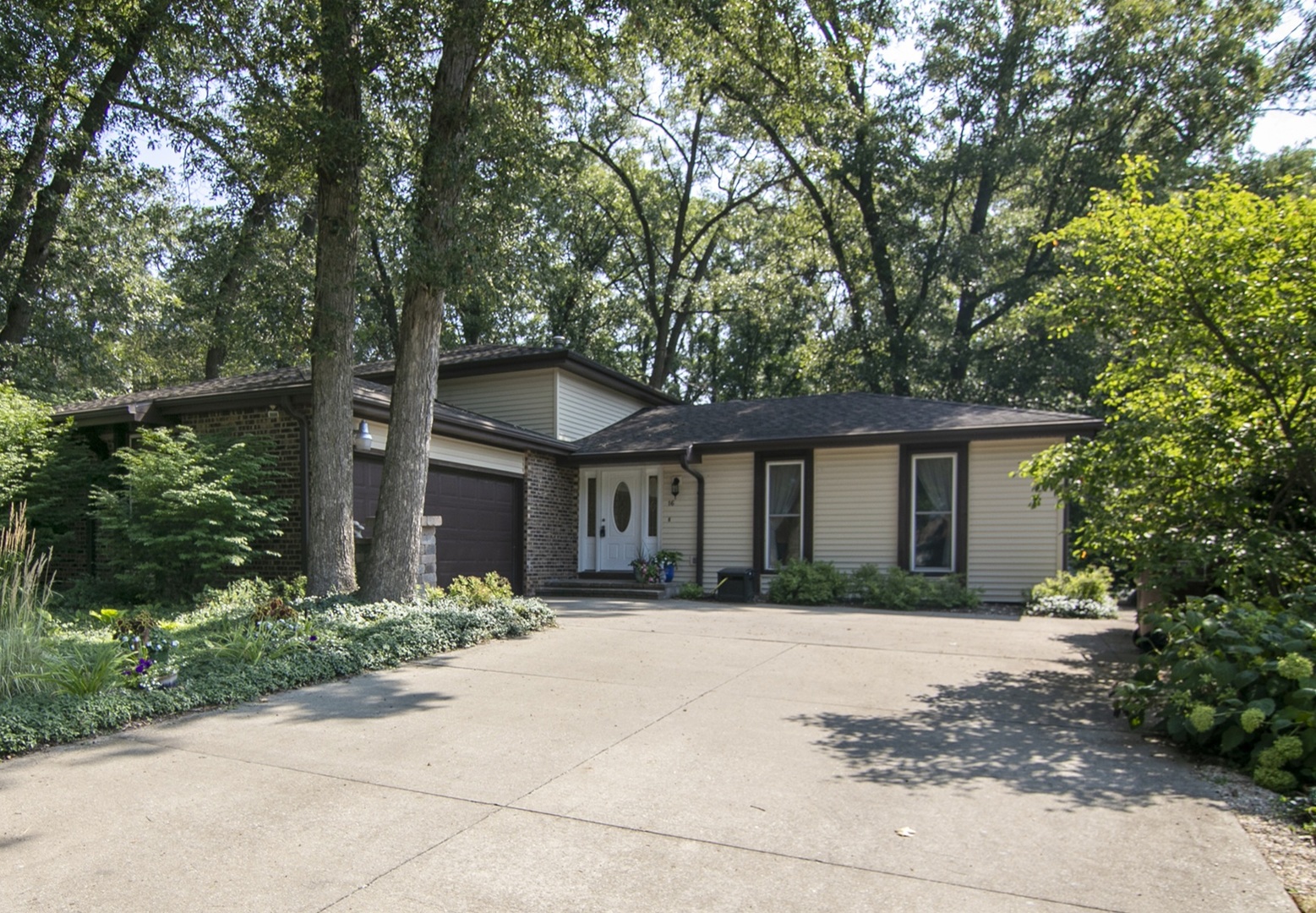 16 Deerfield Avenue