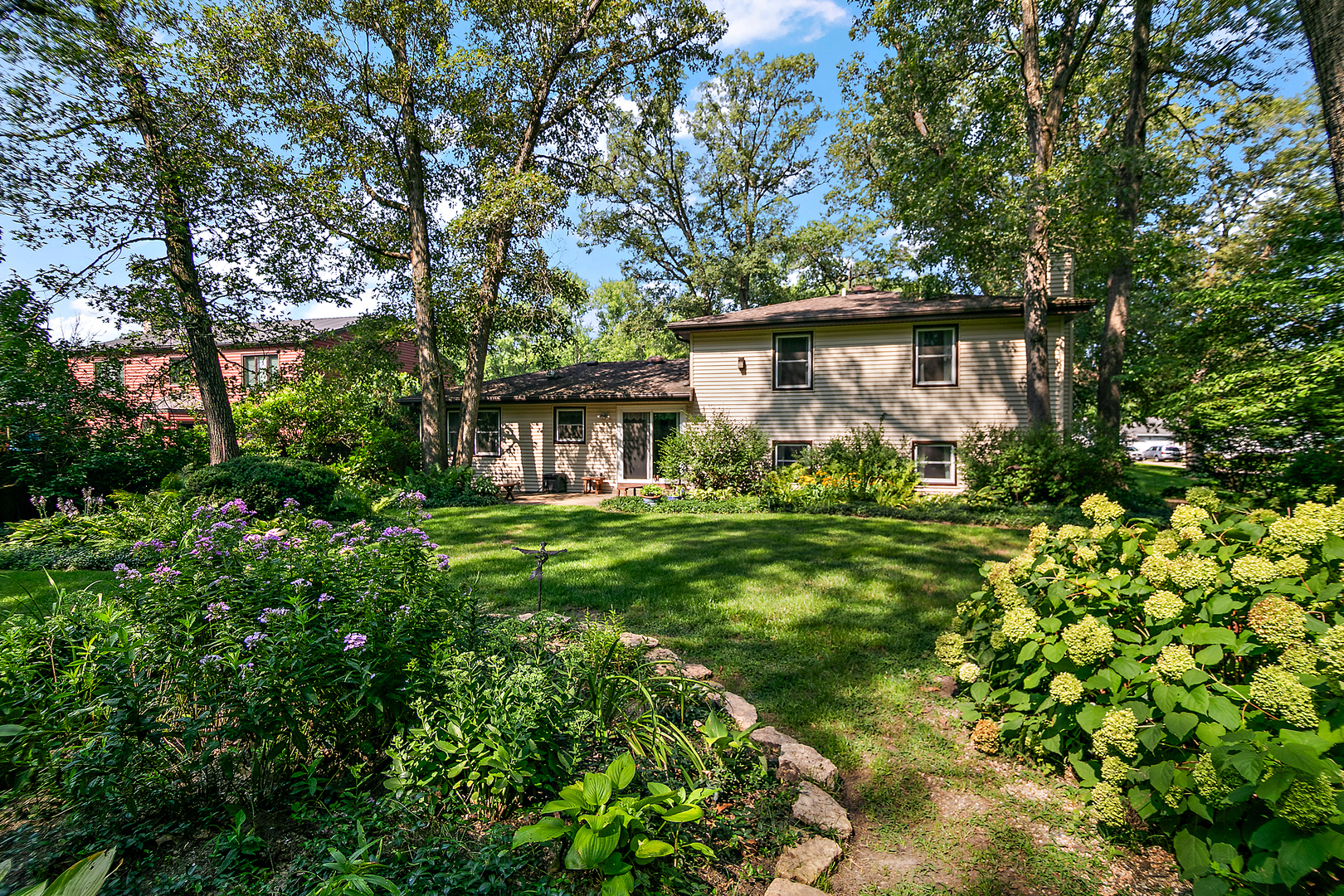 16 Deerfield Avenue