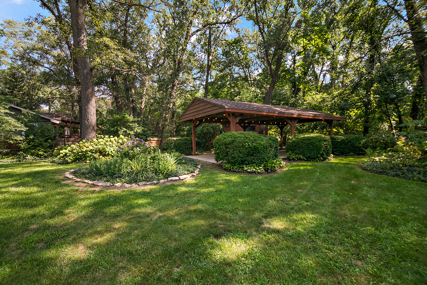 16 Deerfield Avenue