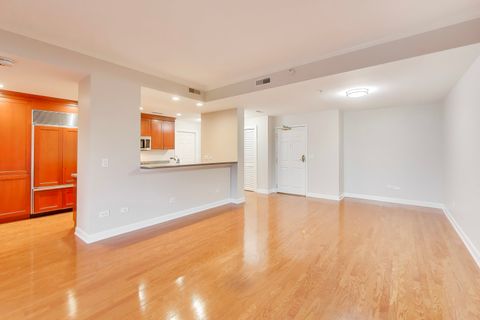 Tiny photo for 44 N VAIL Avenue #513, Arlington Heights, IL 60005 (MLS # 12520403)