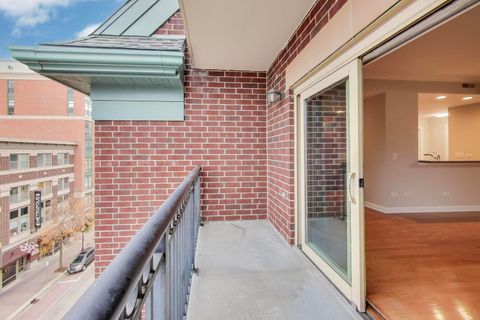 Tiny photo for 44 N VAIL Avenue #513, Arlington Heights, IL 60005 (MLS # 12520403)