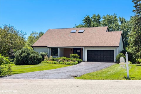 Tiny photo for 13 Chipping Campden Drive, South Barrington, IL 60010 (MLS # 12753601)