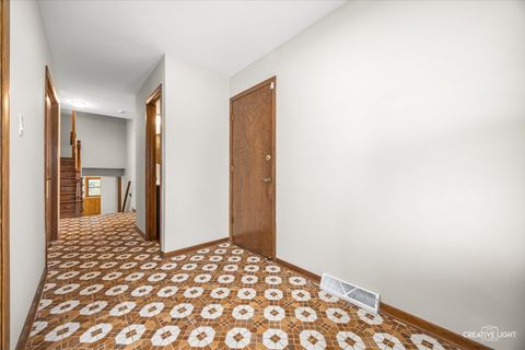 Tiny photo for 1321 Iroquois Lane, Darien, IL 60561 (MLS # 12621062)