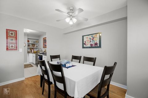 Tiny photo for 4200 N Marine Drive #902, Chicago, IL 60613 (MLS # 12479961)