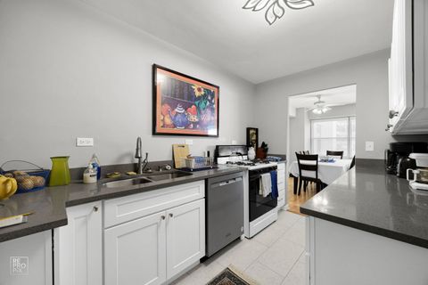 Tiny photo for 4200 N Marine Drive #902, Chicago, IL 60613 (MLS # 12479961)