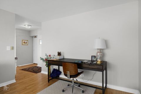 Tiny photo for 4200 N Marine Drive #902, Chicago, IL 60613 (MLS # 12479961)