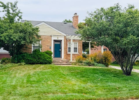 Photo of 301 N CLINTON Avenue, Elmhurst, IL 60126 (MLS # 12769862)