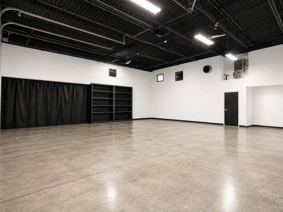 1600 N Milwaukee Avenue 307-308