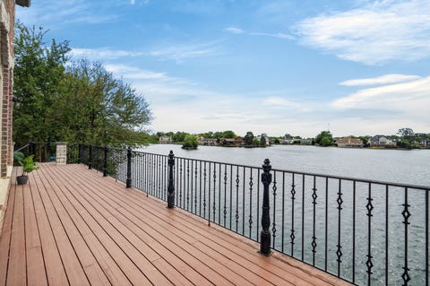 Tiny photo for 9609 Reding Circle, Des Plaines, IL 60016 (MLS # 12665385)