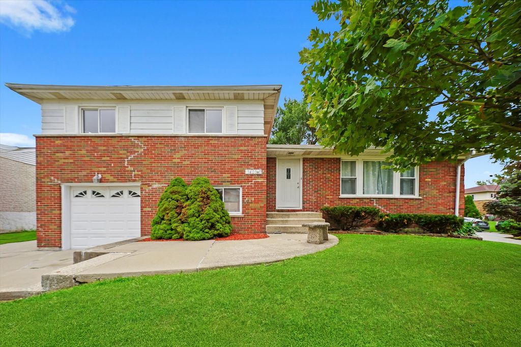 Photo for 1401 N 5th Avenue, Melrose Park, IL 60160 (MLS # 12428846)