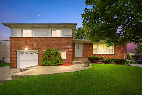 Tiny photo for 1401 N 5th Avenue, Melrose Park, IL 60160 (MLS # 12428846)