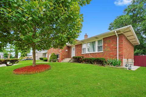 Tiny photo for 1401 N 5th Avenue, Melrose Park, IL 60160 (MLS # 12428846)