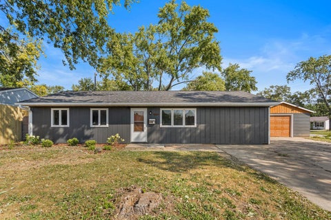 Photo of 2424 E WASHINGTON Drive, Urbana, IL 61802 (MLS # 12753005)
