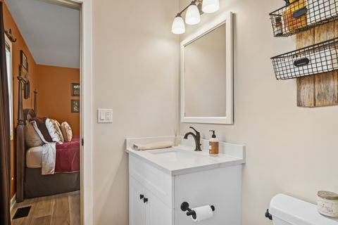 Tiny photo for 124 Braemar Drive, Elk Grove Village, IL 60007 (MLS # 12519506)