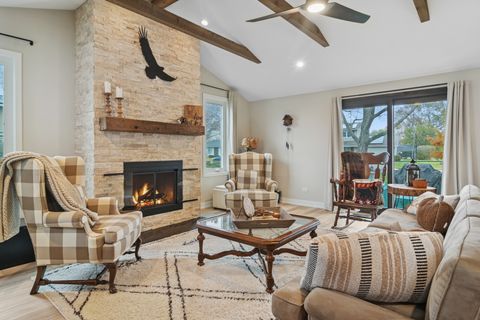 Tiny photo for 124 Braemar Drive, Elk Grove Village, IL 60007 (MLS # 12519506)