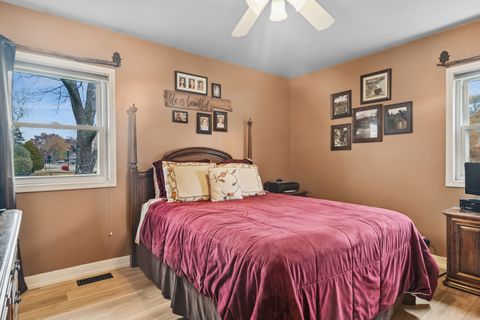 Tiny photo for 124 Braemar Drive, Elk Grove Village, IL 60007 (MLS # 12519506)