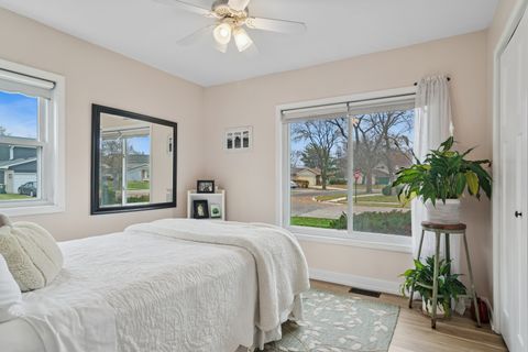 Tiny photo for 124 Braemar Drive, Elk Grove Village, IL 60007 (MLS # 12519506)