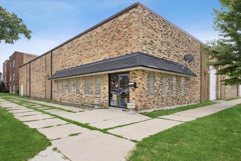 Tiny photo for 4215 Lawndale Avenue, Lyons, IL 60534 (MLS # 12716927)