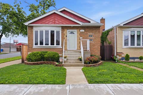 Photo of 4801 S LAMON Avenue, Chicago, IL 60638 (MLS # 12679705)