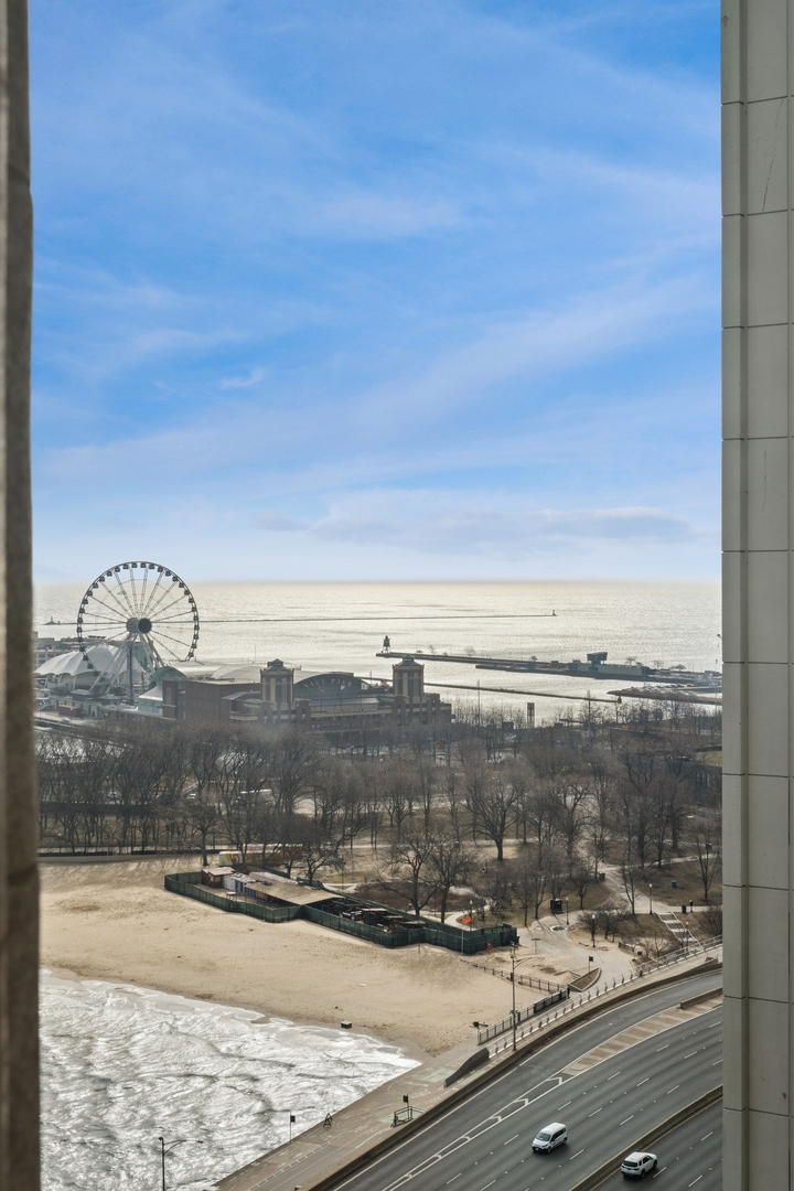 680 N Lake Shore Drive 1507