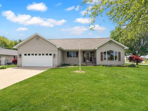 Photo of 409 Betty Court, Fisher, IL 61843 (MLS # 12635725)