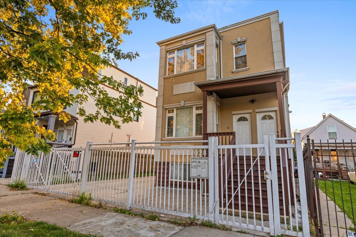 2028 N Hamlin Avenue Basement