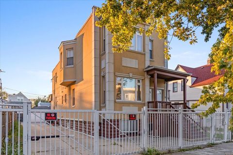 2028 N Hamlin Avenue Basement Chicago IL 60647