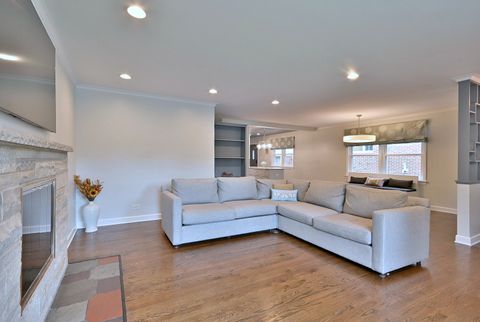 Tiny photo for 314 N Elm Avenue, Elmhurst, IL 60126 (MLS # 12478365)