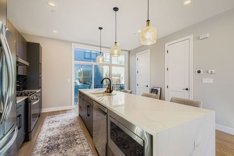 Tiny photo for 4446 S Drexel Boulevard #B, Chicago, IL 60653 (MLS # 12561048)