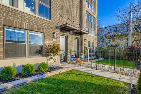 Tiny photo for 4446 S Drexel Boulevard #B, Chicago, IL 60653 (MLS # 12561048)