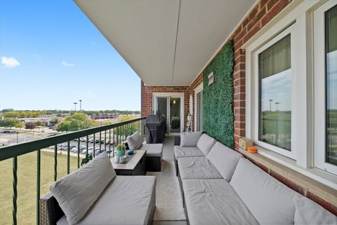 Tiny photo for 8540 W Foster Avenue #605, Norridge, IL 60706 (MLS # 12486809)