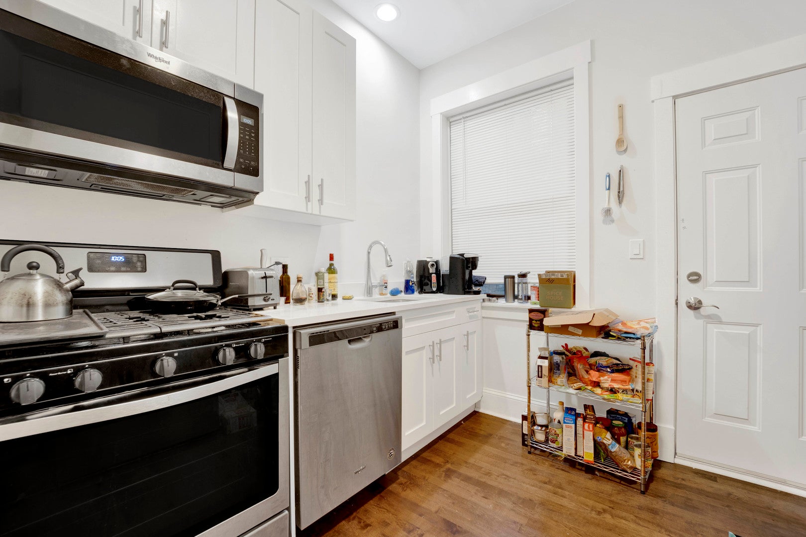 1000 W Dakin Street 3