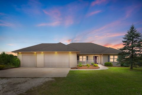 Photo of 2745 S Hieland Road, St. Anne, IL 60964 (MLS # 12434225)