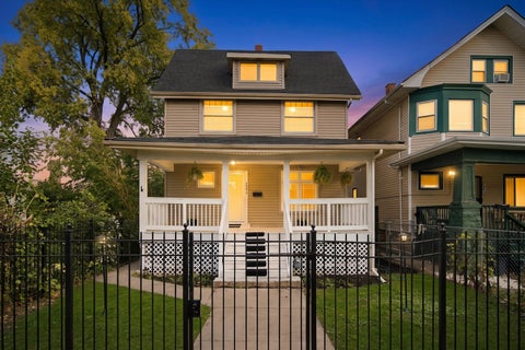 Photo of 5242 W Monroe Street, Chicago, IL 60644 (MLS # 12796237)