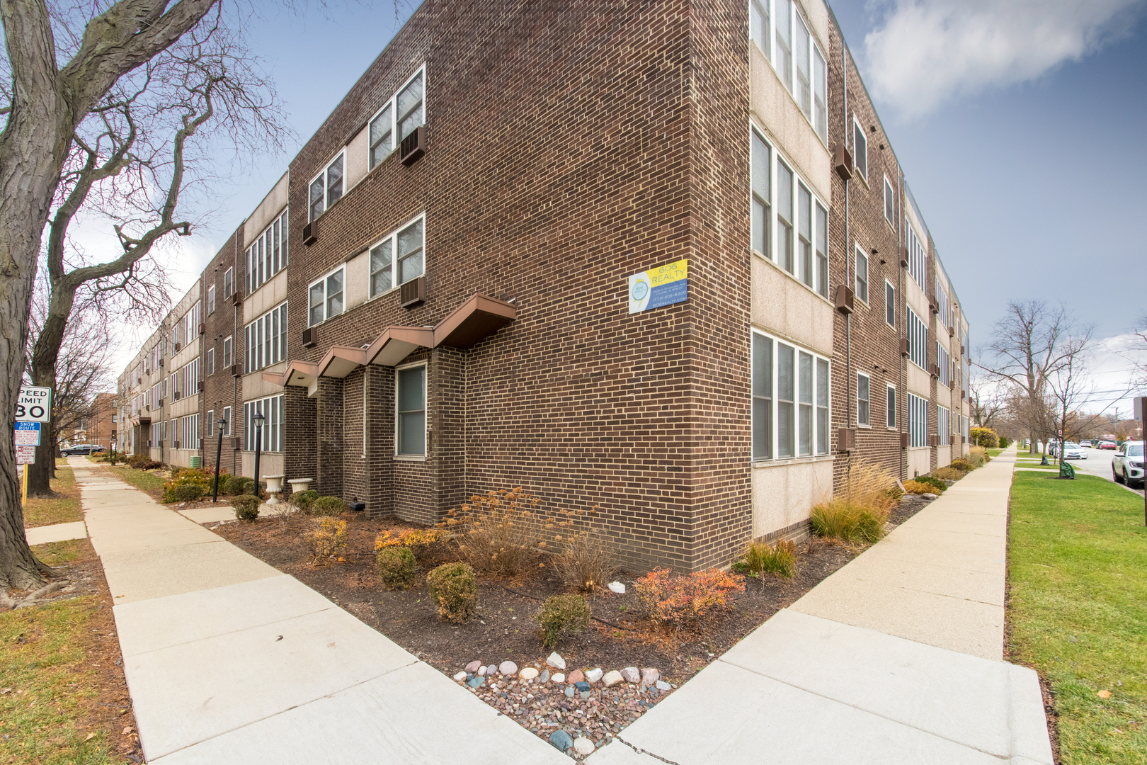 1333 W Touhy Avenue 303