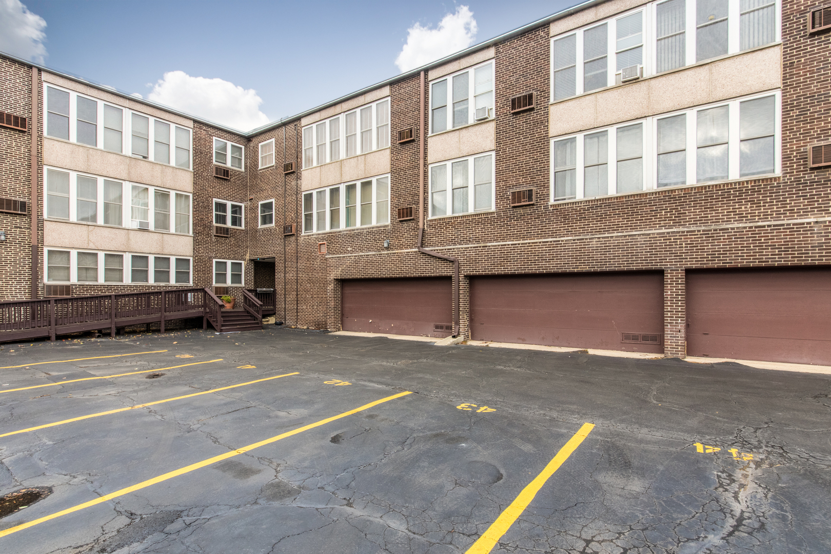 1333 W Touhy Avenue 303