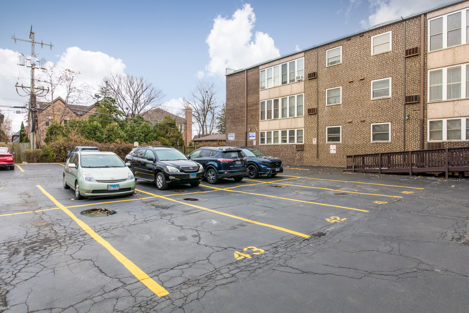 1333 W Touhy Avenue 303