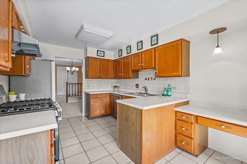 Tiny photo for 1405 SUTTON Court #1405, Vernon Hills, IL 60061 (MLS # 12693296)