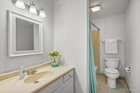 Tiny photo for 1405 SUTTON Court #1405, Vernon Hills, IL 60061 (MLS # 12693296)