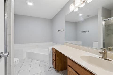Tiny photo for 132 White Branch Court, Buffalo Grove, IL 60089 (MLS # 12718952)