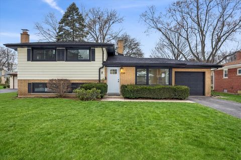 Photo of 730 N Wilshire Lane, Arlington Heights, IL 60004 (MLS # 12562957)