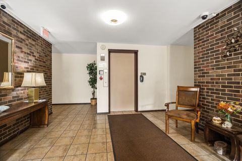 Tiny photo for 250 Ridge Avenue #2J, Evanston, IL 60202 (MLS # 12494882)