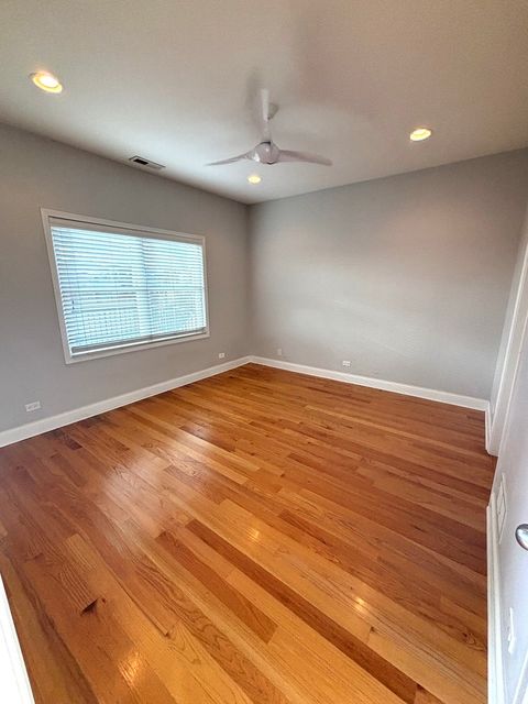 Tiny photo for 3106 S Wells Street #3, Chicago, IL 60616 (MLS # 12504270)