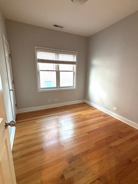 Tiny photo for 3106 S Wells Street #3, Chicago, IL 60616 (MLS # 12504270)