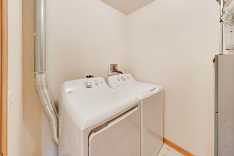 Tiny photo for 365 Stonington Place #365, South Elgin, IL 60177 (MLS # 12654618)