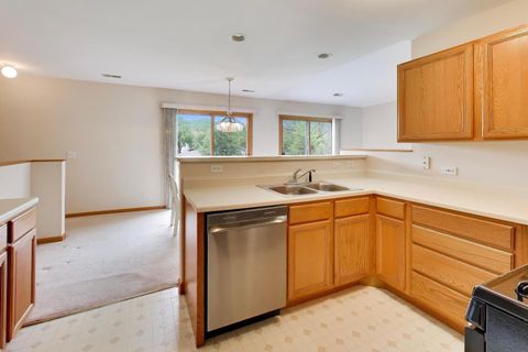 Tiny photo for 365 Stonington Place #365, South Elgin, IL 60177 (MLS # 12654618)