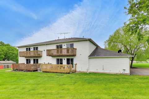 Tiny photo for 365 Stonington Place #365, South Elgin, IL 60177 (MLS # 12654618)