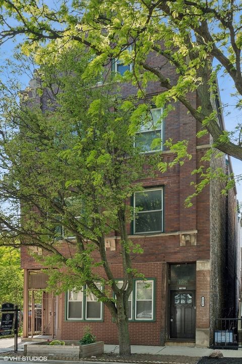 2328 N Oakley Avenue 2E Chicago IL 60647