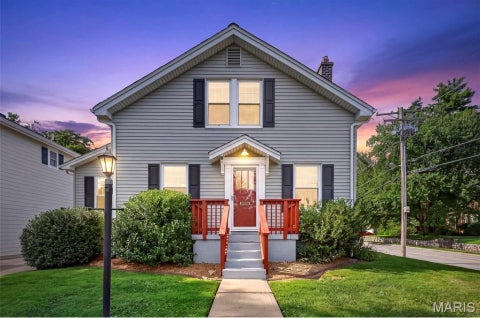 Photo of 904 Chelsea Avenue, Glendale, MO 63122 (MLS # 12777299)