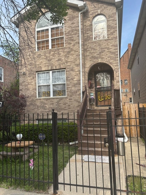 Photo of 147 S Whipple Street, Chicago, IL 60612 (MLS # 12662641)